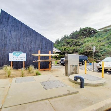 Beach House With A Park Lincoln City Exteriör bild